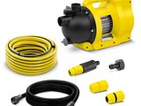 un gros plan d'une pompe jaune avec des tuyaux et encore des tuyaux