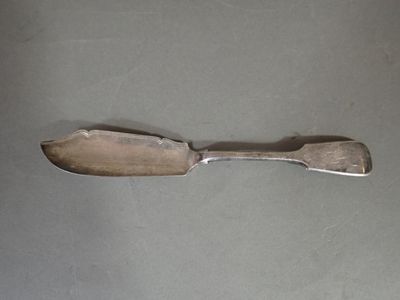 Angleterre, WALKER & HALL, Sheffield, Couteau à poisson en m…