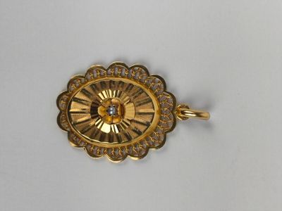 PENDENTIF en or rose 750 millièmes, la pastille centrale ovale à décor - Photo 1