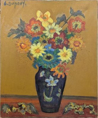 peinture représentant un vase de fleurs posé sur une table, sur fond jaune