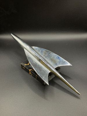 a metal object that is sitting on a table