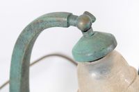 Paire de lampes en bronze à patine verte à décor végétal et … (photo 6)