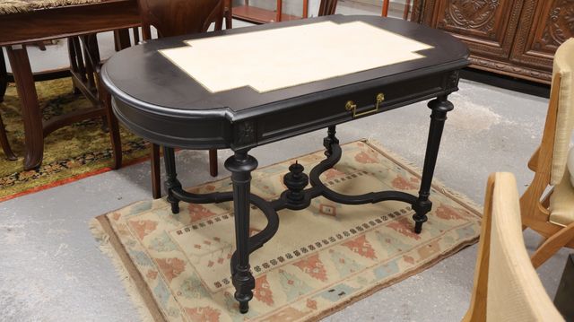 Table de milieu Napoléon III bois noirci (repeint) H : 75 x 130 x...