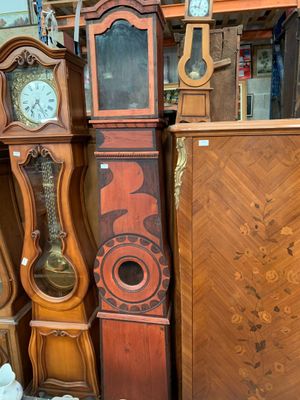 Caisse d'horloge de parquet en bois naturel à décor peint