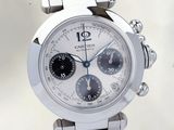 Gros plan sur une montre-bracelet à cadran blanc