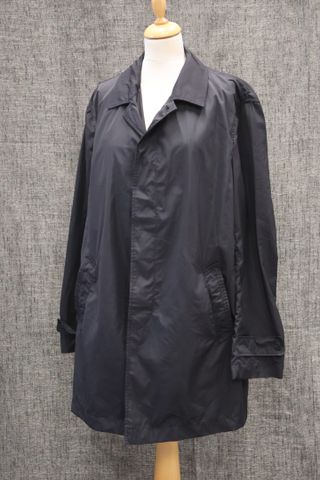 EMPORIO ARMANI – Trench imperméable noir. Taille EUR 56. Etat neu...