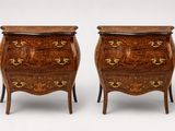 paire de commodes de style Louis XV en noyer et marqueterie