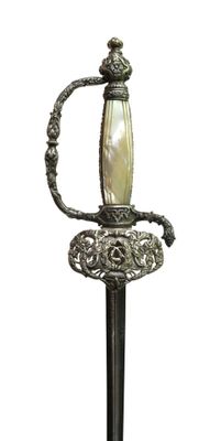 Epée de l'administration à la lame triangulaire gravée COULA…