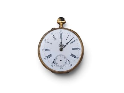 une montre de poche en or avec des chiffres romains sur le cadran