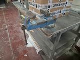 a machine that is sitting on a table in a room