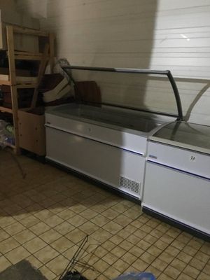 2 Congélateurs dessus portes vitrées de marque NOVUM