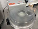a machine that is sitting on a counter in a kitchen