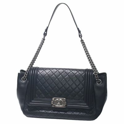 chanel black quilted leather shoulder bag