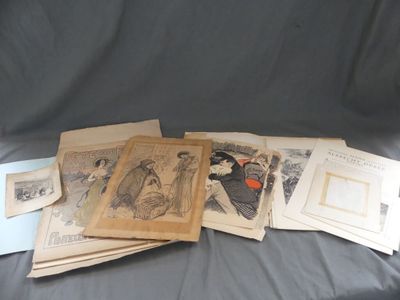 quelques vieux livres sont empilés les uns sur les autres sur un lit
