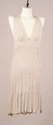 une image d'une robe sur un mannequin mannequin mannequin mannequin mannequin mannequin mannequin mannequin mann