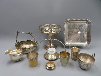 Lot de métal argenté divers dont timbales (Christofle…), coupe, timbal - Photo 1