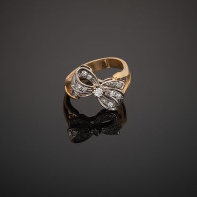 Bague en or jaune 750°°° (hibou) le chaton en forme de nœud …