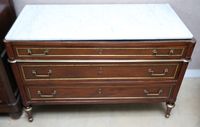 Commode de forme rectangulaire en acajou et placage d'acajou… (photo 2)