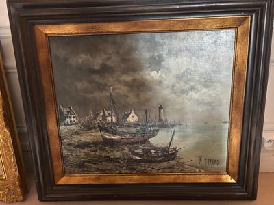 une peinture à l'huile représentant des bateaux sur le rivage, près d'une maison