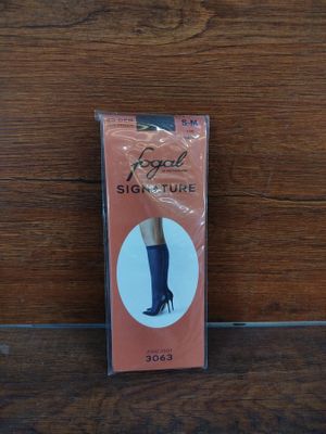 Lot de 150 paires de mi-bas de la marque FOGAL (produit de t…