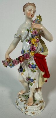 Meissen ? Personnage féminin en porcelaine polychrome. - Photo 1