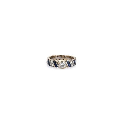Travail français Bague jonc en or gris 750‰ et diamant taill…