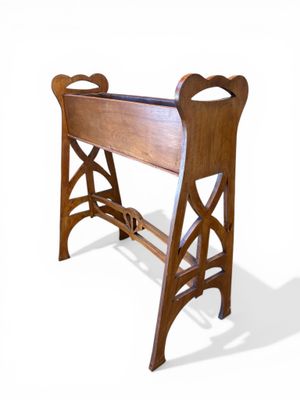 JARDINIÈRE en bois et intérieur en zinc, à décor naturaliste…