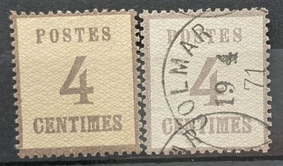 deux timbres portant les chiffres quatre et quatre