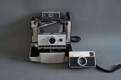 Polaroïd Automatic 230 et Kodak Instamatic 133