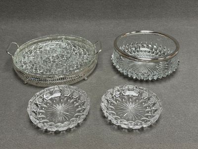 Plat à compartiments en métal argenté et verre, coupe et deu…