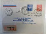 une photo d'une carte postale sur laquelle figurent des timbres