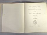 un livre ouvert sur lequel figure l'image d'un phoque