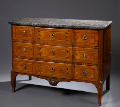 COMMODE, d'époque Transition (Louis XV-Louis XVI), à léger r…
