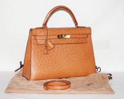 Marque : Hermès Modèle : Kelly 32 Matière : Cuir d'autruche