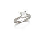 une bague en diamant à une seule pierre, par van cleef