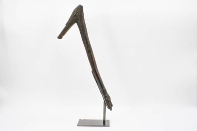 Manche d'herminette entièrement sculpté et recouvert d'un as…