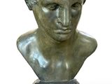 buste en bronze représentant un jeune garçon coiffé d'une couronne