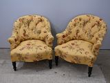 paire de fauteuils rembourrés avec un tissu à motifs floraux rembourrés rembourrés rembourrés rembourrés rembourrés rembourrés rembourrés rembourrés
