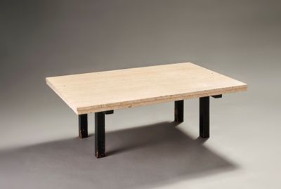Table de salon en bois laqué noir et plateau en travertin ce…