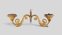 Paire de bougeoirs ou appliques murales en métal et bois dor…