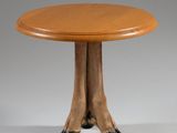 une image représentant une table en bois avec deux pieds et un plateau en bois