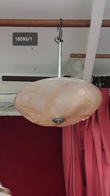 VASQUE en verre moulé "rose". D: 35 cm