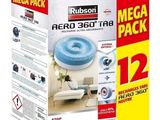 un gros plan d'une boîte contenant des pots sur fond blanc