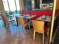 (Lots 101 à 145 : Matériel de restauration stockés à Nîmes) … (photo 3)