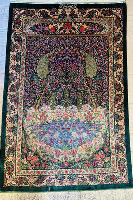Tapis Iran Goum en soie signé pièce unique, fond vert 120 x …