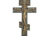 une image représentant une croix sur laquelle est représenté Jésus, sur fond blanc