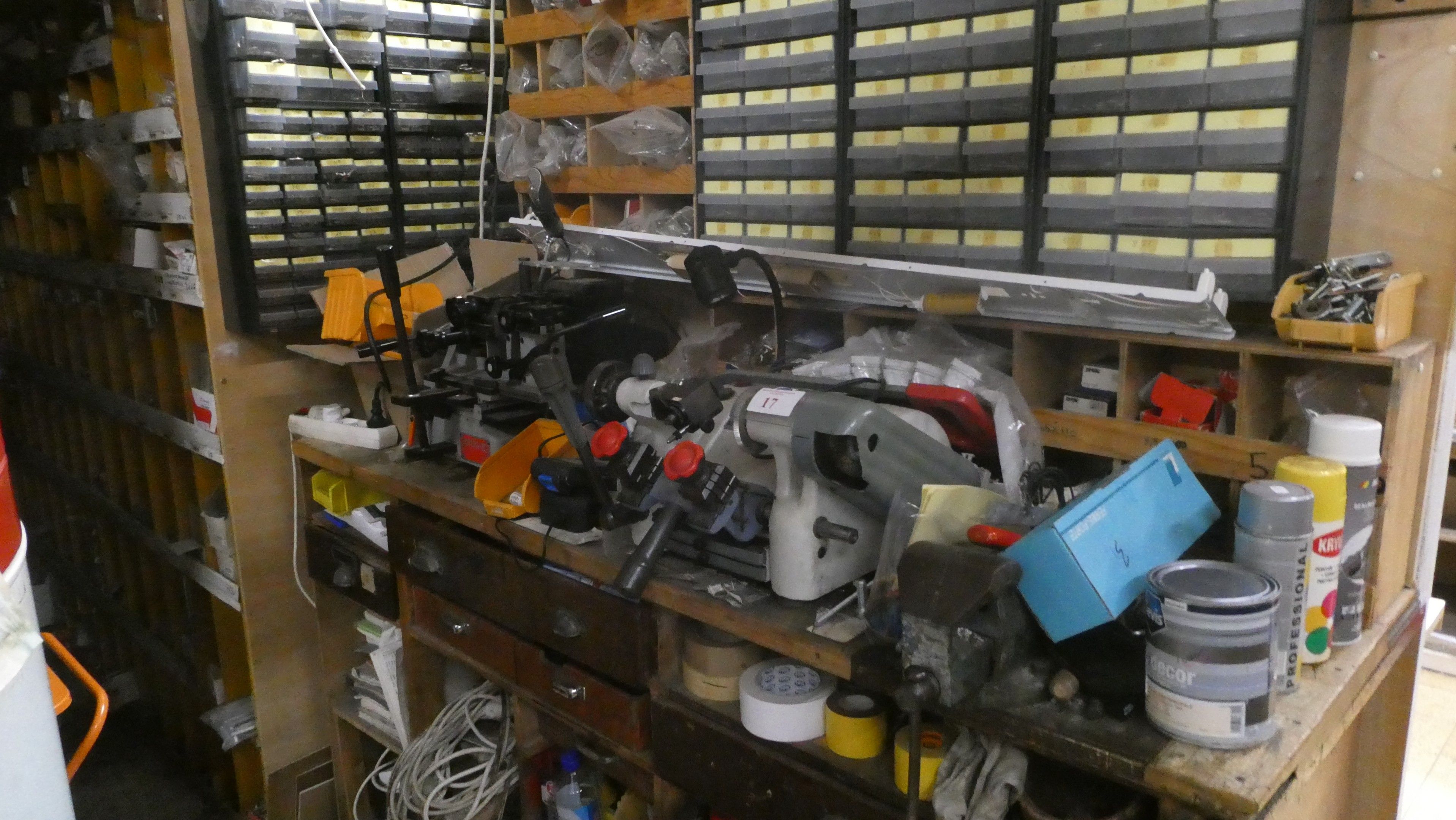 - 2 Machines à reproduire les clés OPERA & JMA