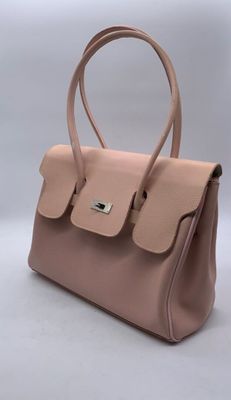 Sac en cuir rose Cuir légèrement abimé sur la anse Longueur …