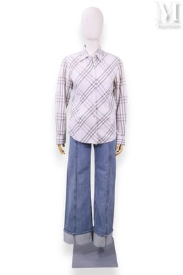 chemise à carreaux et jean sur mannequin mannequin mannequin mannequin mannequin mannequin mannequin mannequin mannequin