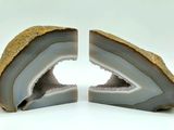 deux morceaux d'agate coupés en deux